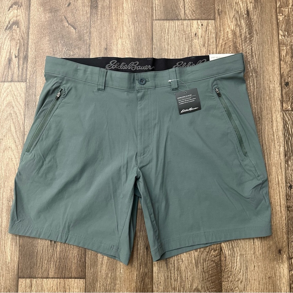 Eddie Bauer Horizon Guide Wander Nylon blend Shorts Mens Size 40 Green Dragonfly